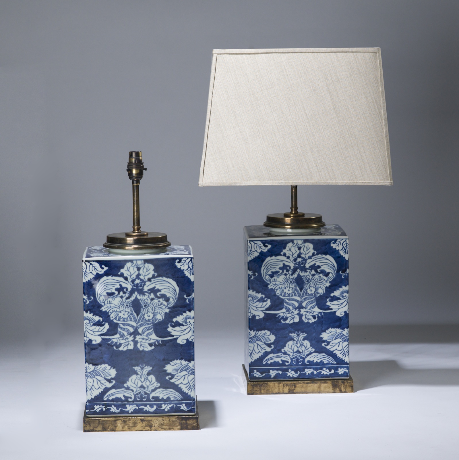 blue and white ceramic lamp base