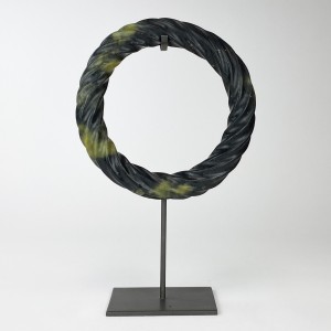 Black / Green Hoop Ring on Brown Bronze Stand (T6135)