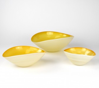 Set of Three Yellow Glass Bowls (T6465)